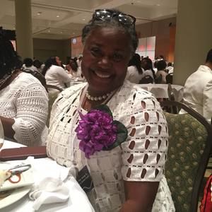 Meet your Posher, Regina